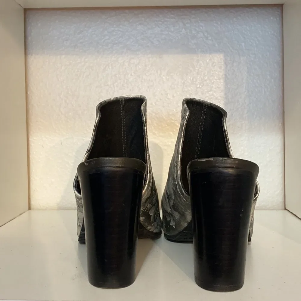 Sbicca Estela Floral Scenic Block Heel Open Toe Black Gray Sandals Slip On Comfy